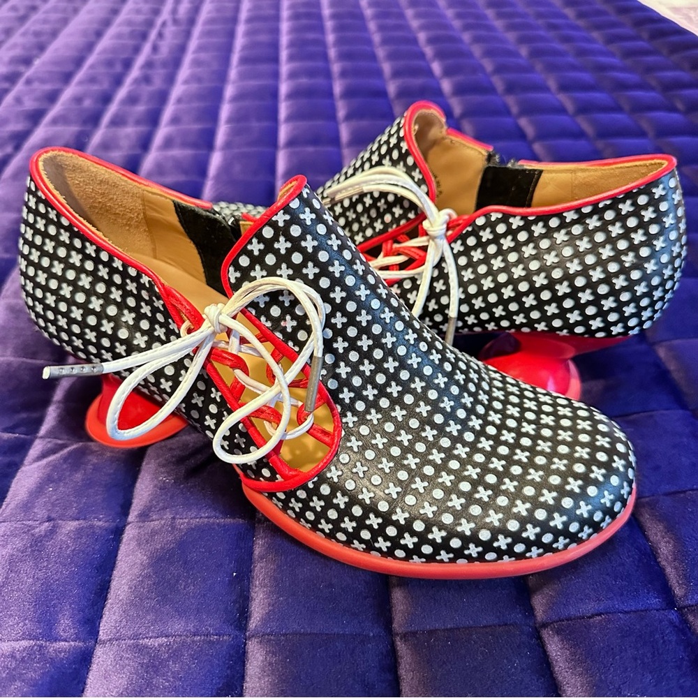 Fluevog Enneagram Receptive Shoe with Side Lace in Black/Red 🖤🤍❤️